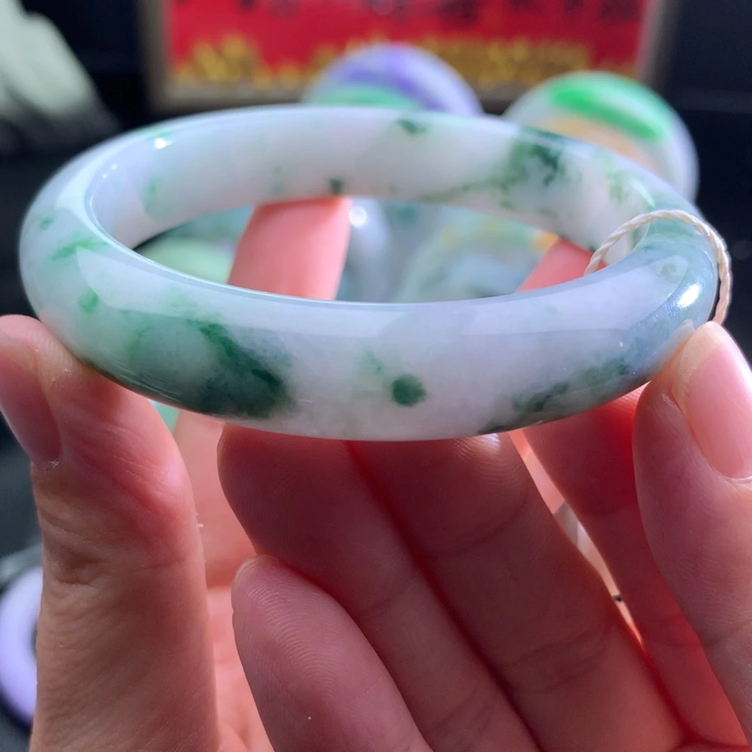 定制翡翠未镶嵌翡翠手镯