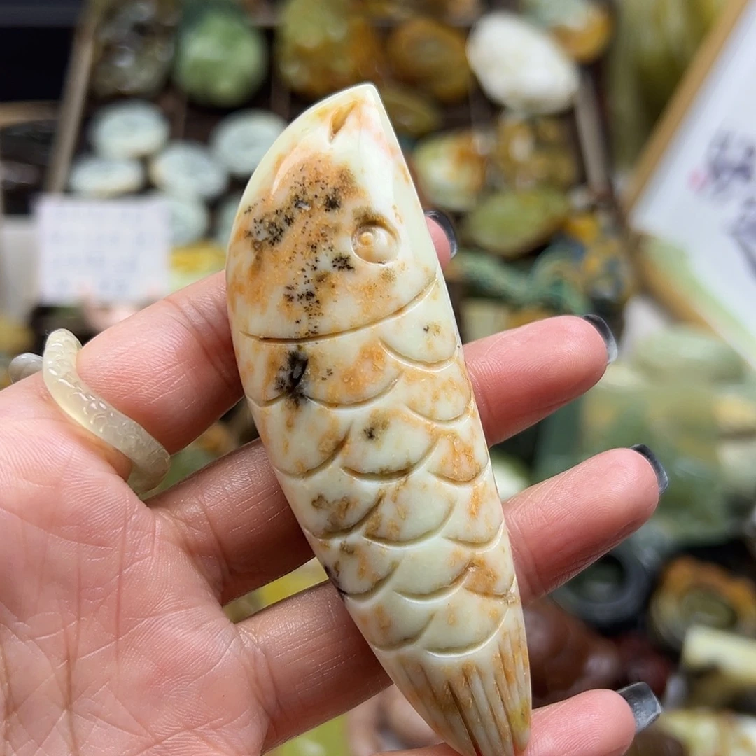 未镶嵌岫玉颈饰辽阳料手玩鱼