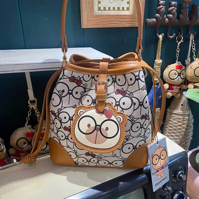 奶油熊原创正品水桶包卡通可爱带挂件小熊包包大容量福袋撞色女包