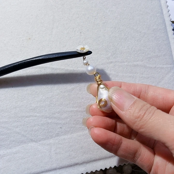 淡水珍珠胸饰银S925镶嵌飘**洒