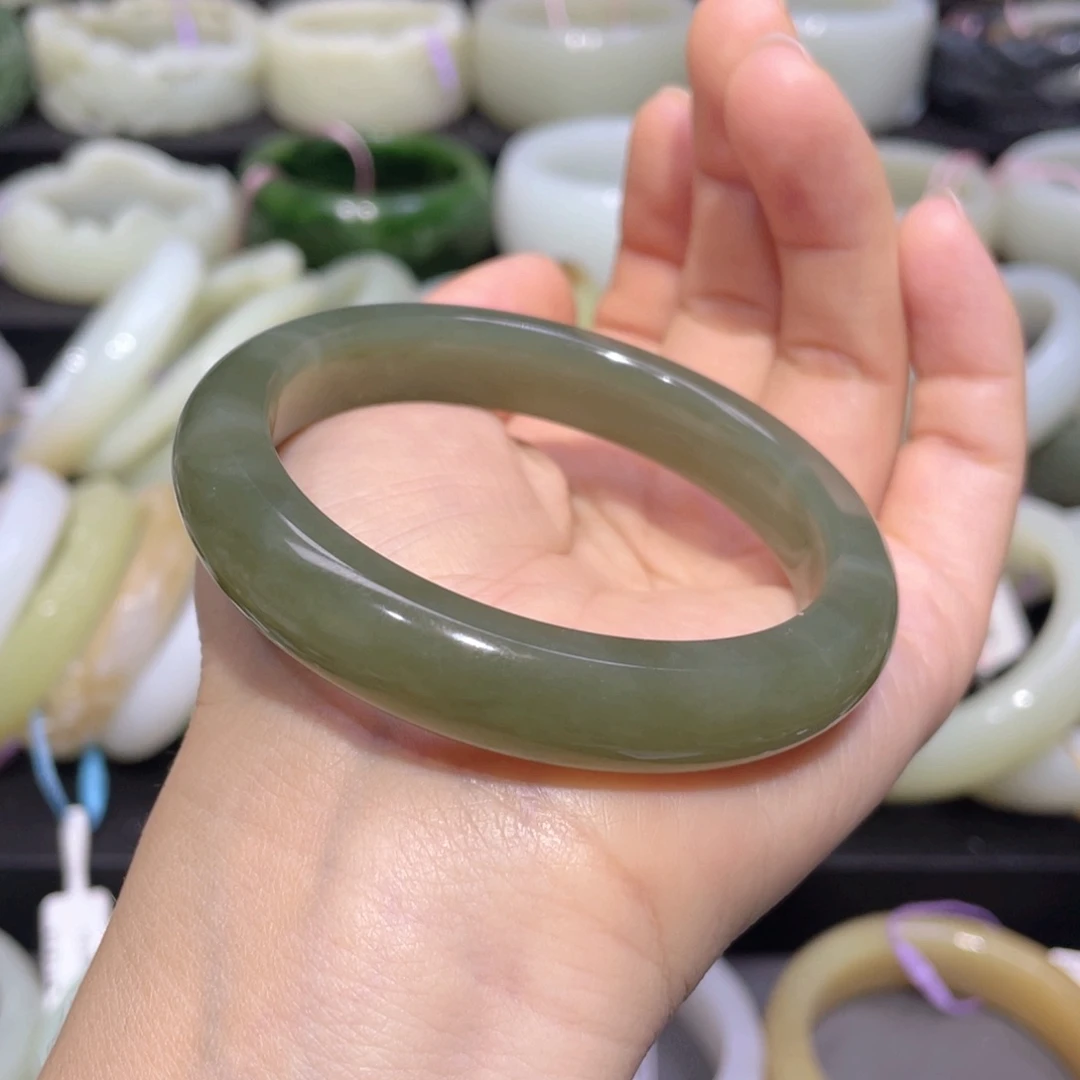 和田玉手镯未镶嵌7