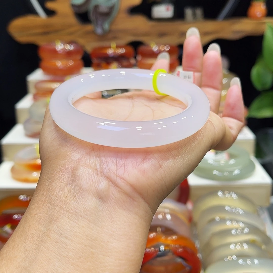 手镯玛瑙/玉髓未镶嵌