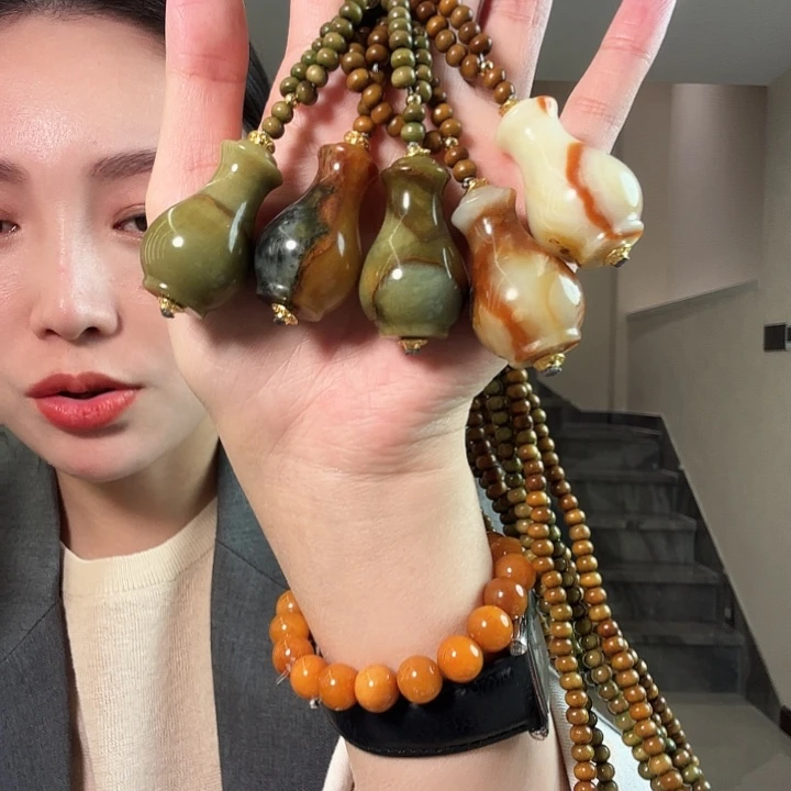 蛇纹石玉未镶嵌颈饰