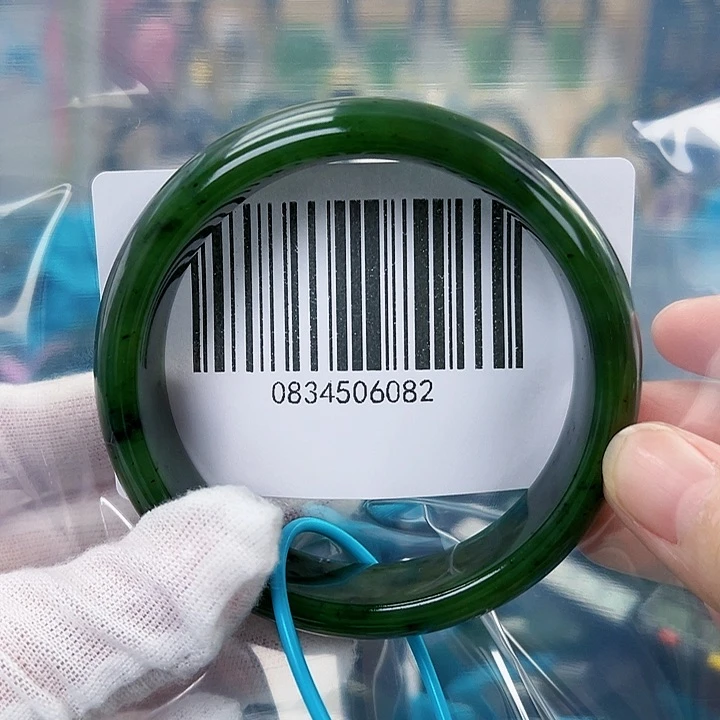 和田玉手镯未镶嵌微瑕6061