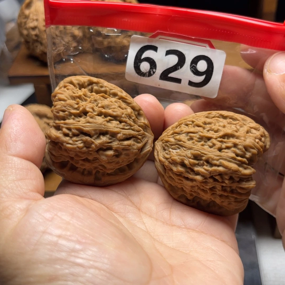 吊坠文玩核桃啦**1天残凹底42