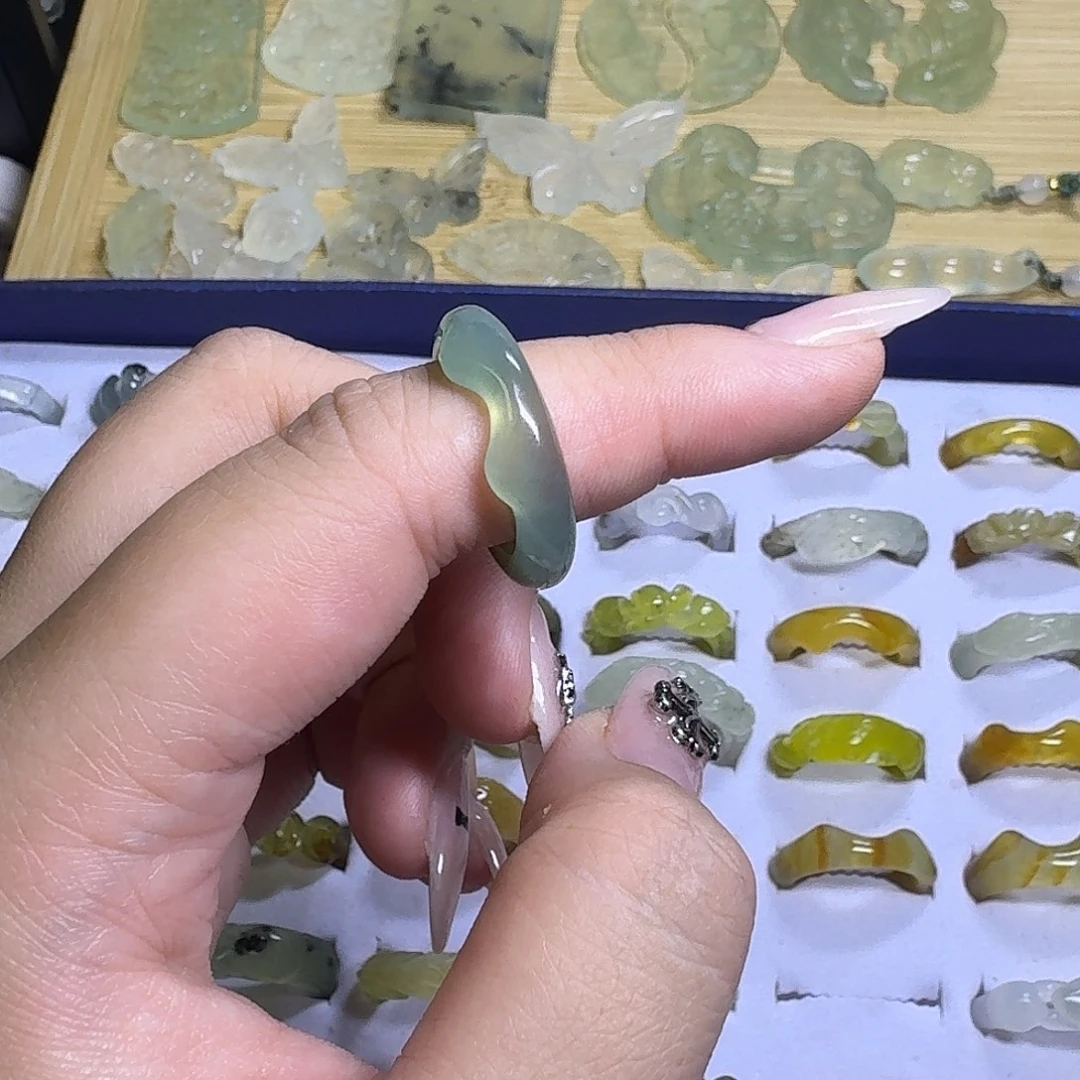 婷***）蛇纹石玉合金颈饰