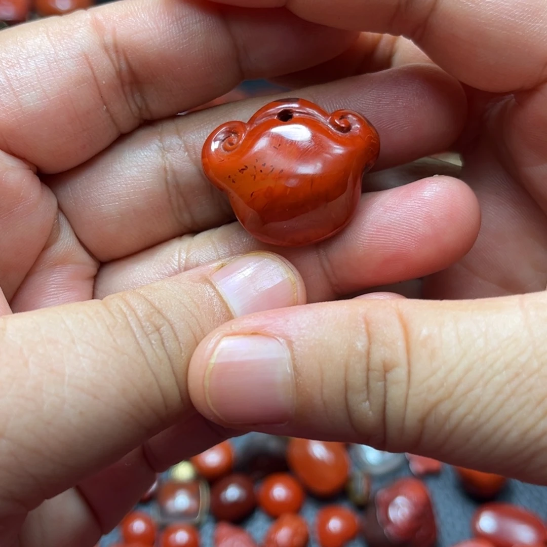 颈饰未镶嵌南红玛瑙