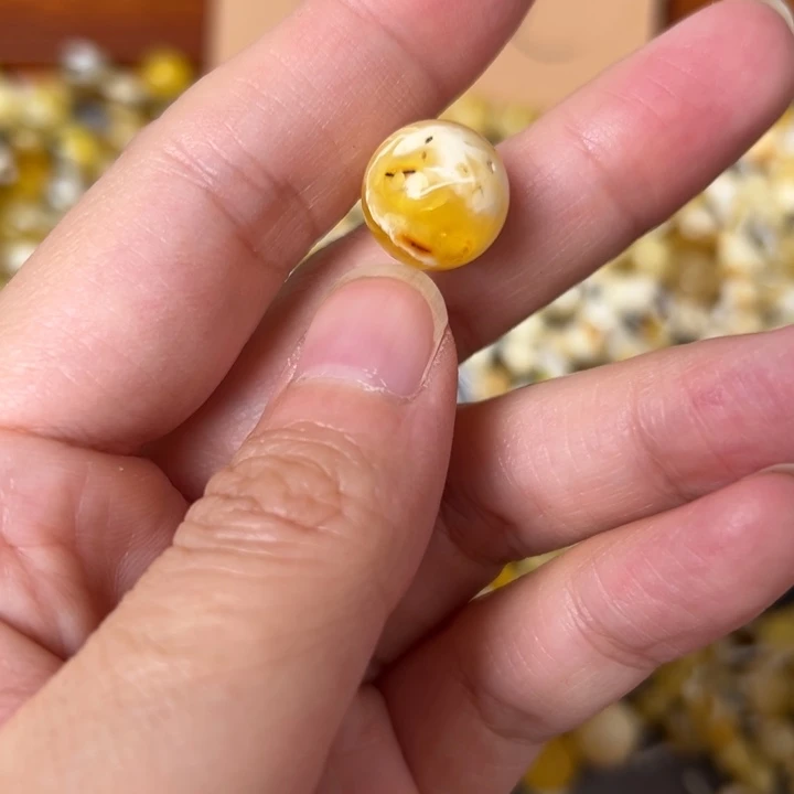 蜜蜡未镶嵌裸石13.1mm一个