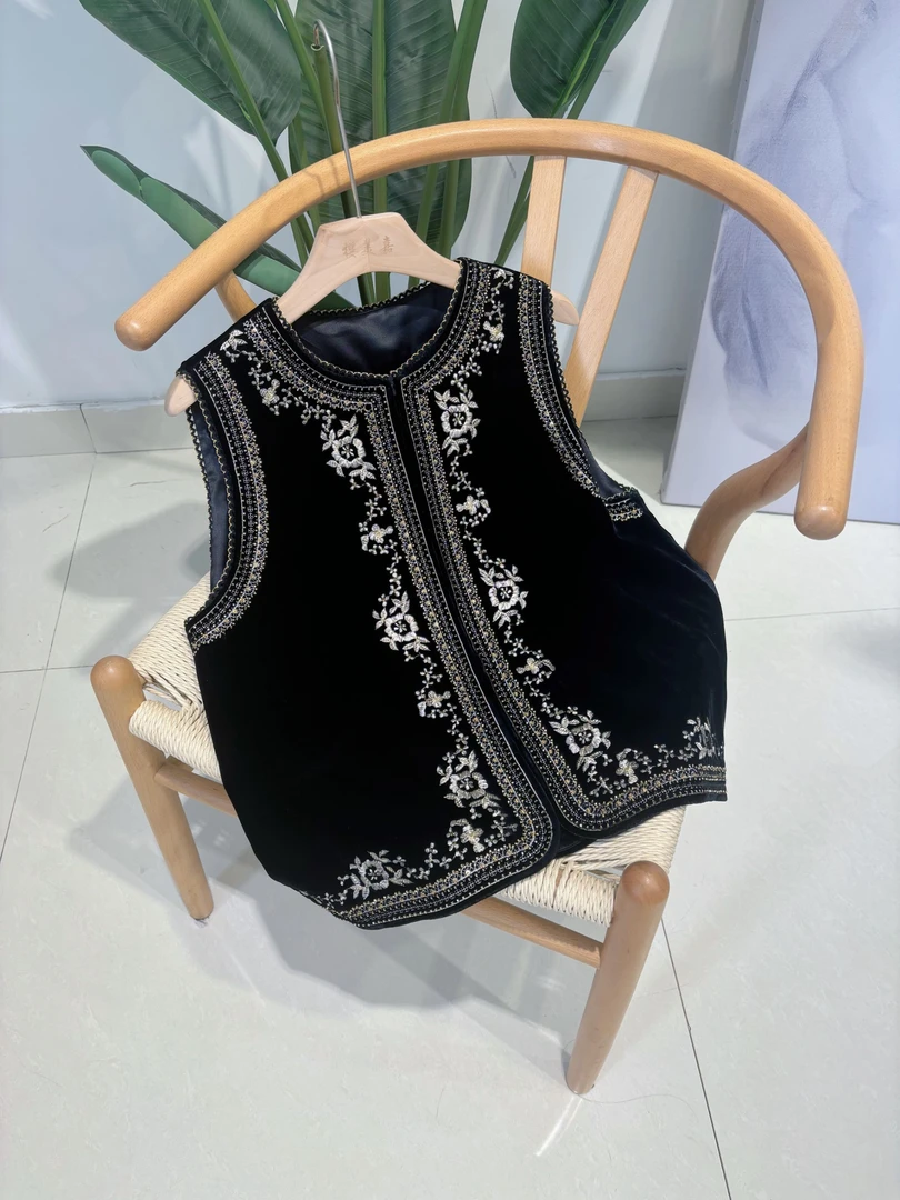 DY3102樱美嘉真丝丝绒新中式重工刺绣绣珠马甲气质优雅风上衣