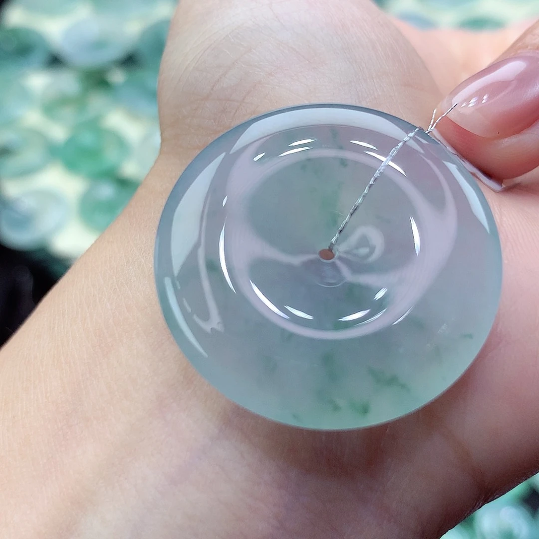 翡翠颈饰未镶嵌吊坠49。尺寸31.3-6.1