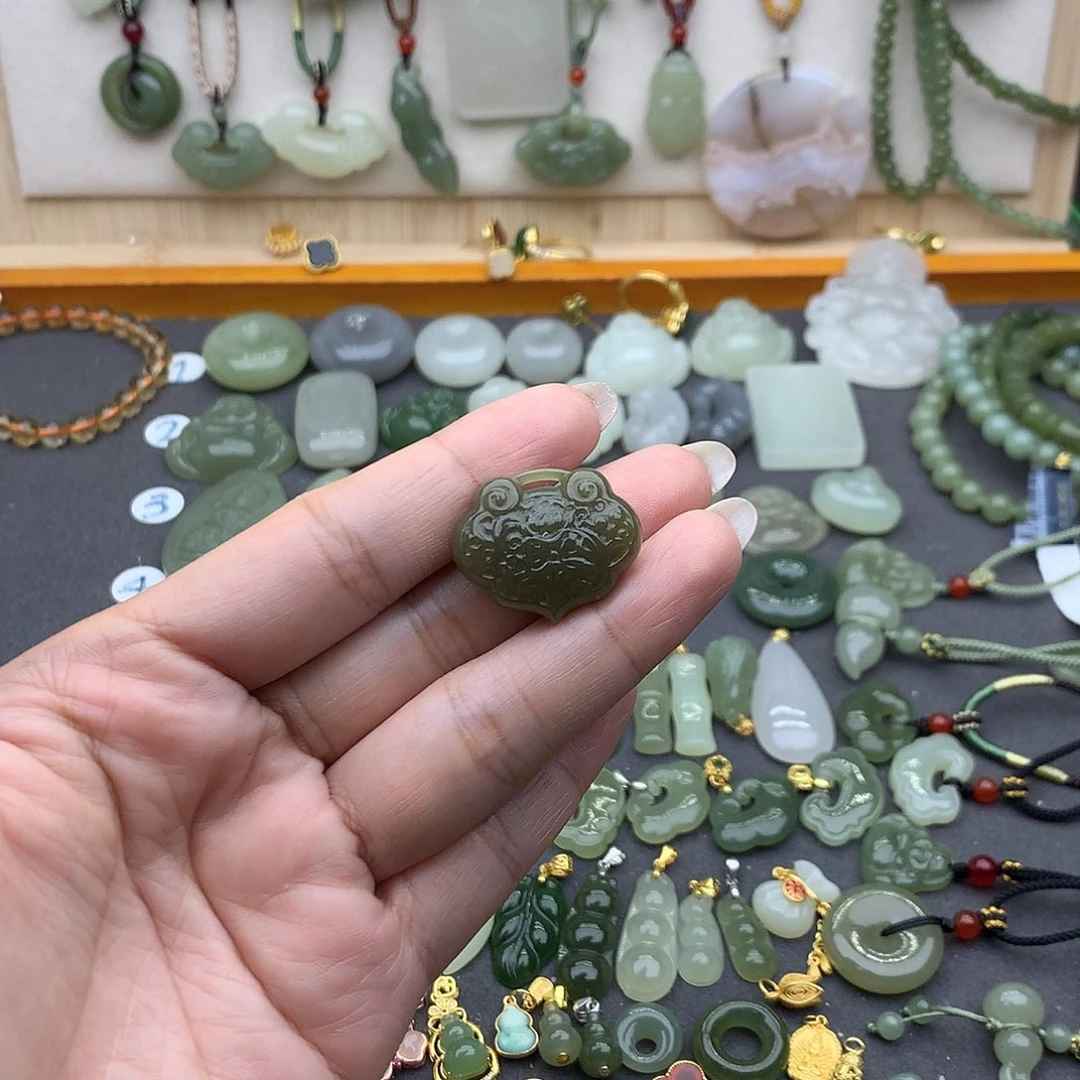 和田玉吊坠(不含链)未镶嵌