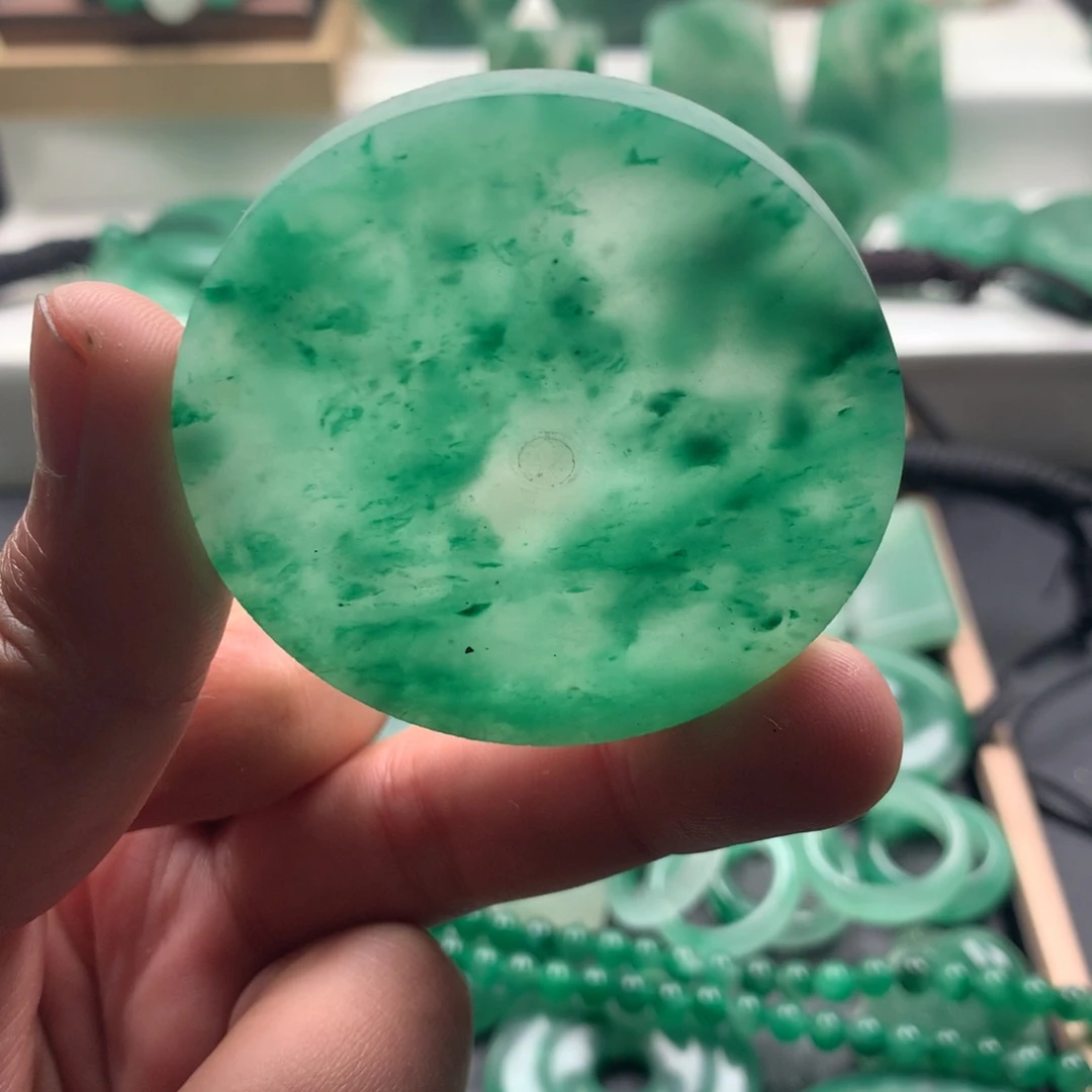 石英质玉（非洲翠）未镶嵌珠宝半成品