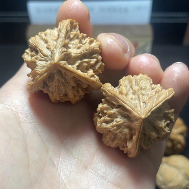 文玩核桃把件盘山三棱34微修