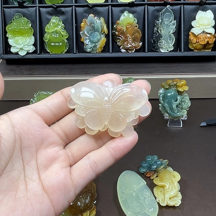 安****未镶嵌蛇纹石玉吊坠(不含链)