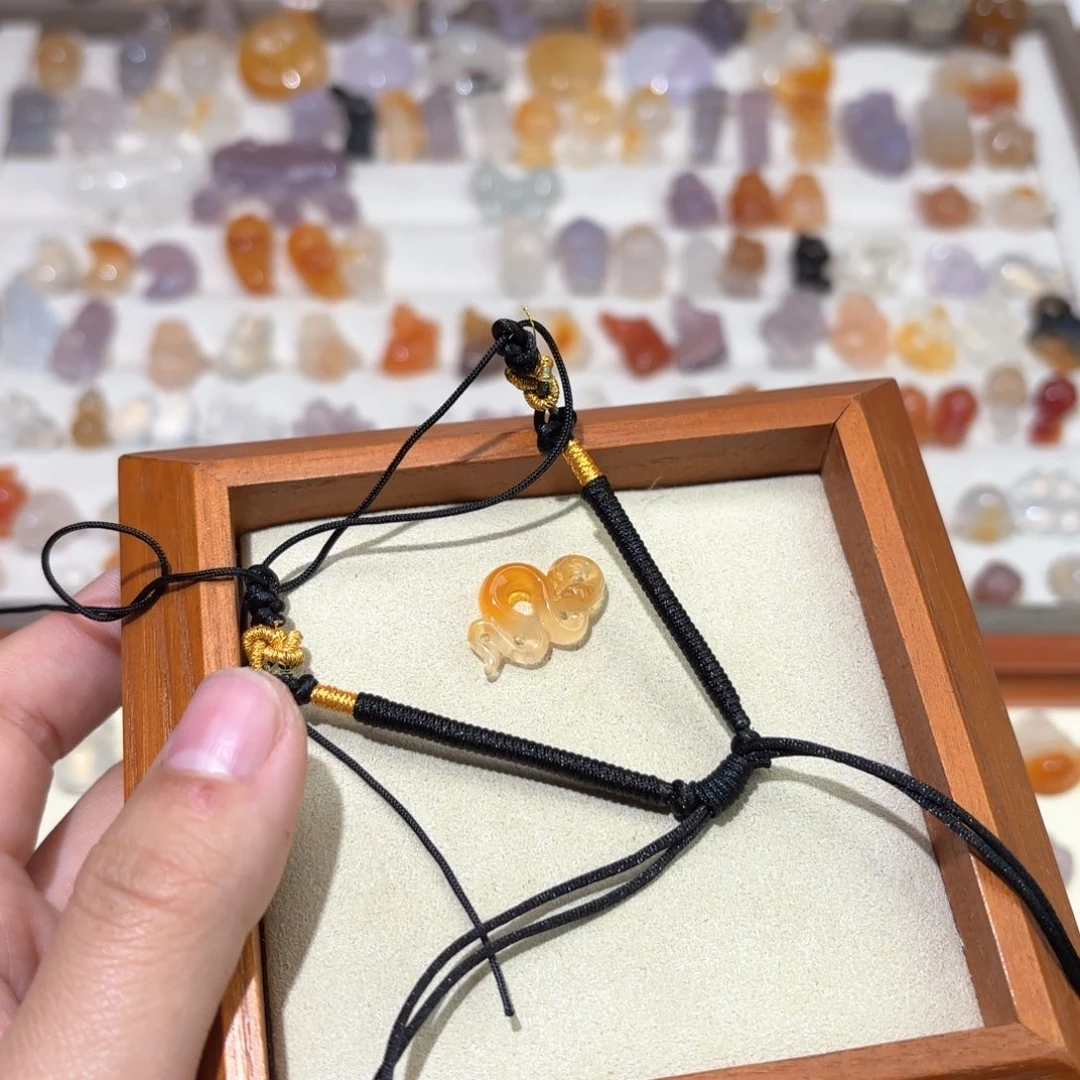 玛瑙/玉髓颈饰未镶嵌汤***?