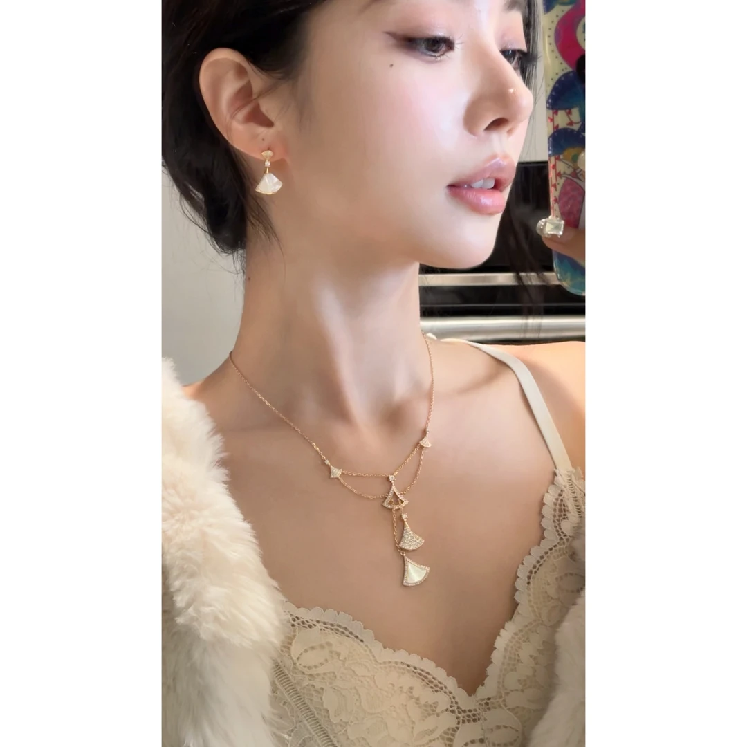 铜合金项链 气质轻奢流苏扇形项链 B1010