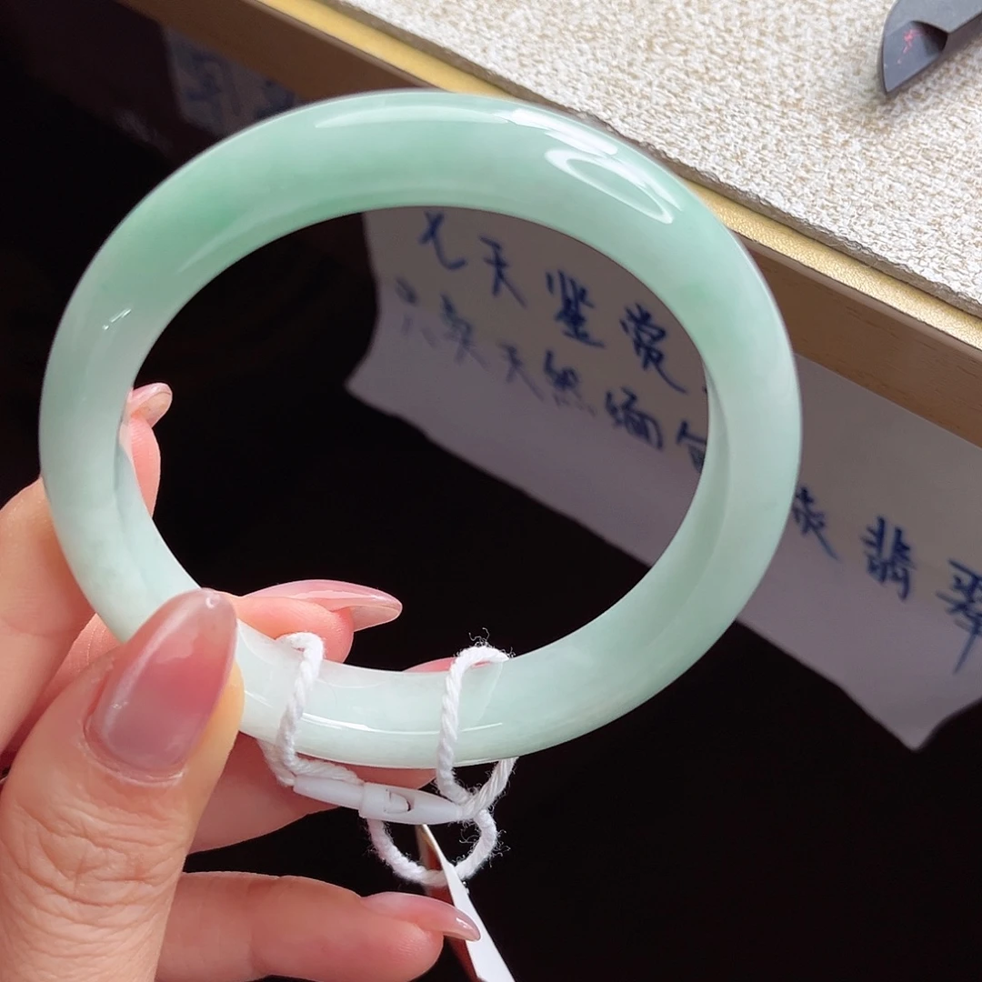 翡翠未镶嵌手镯手镯