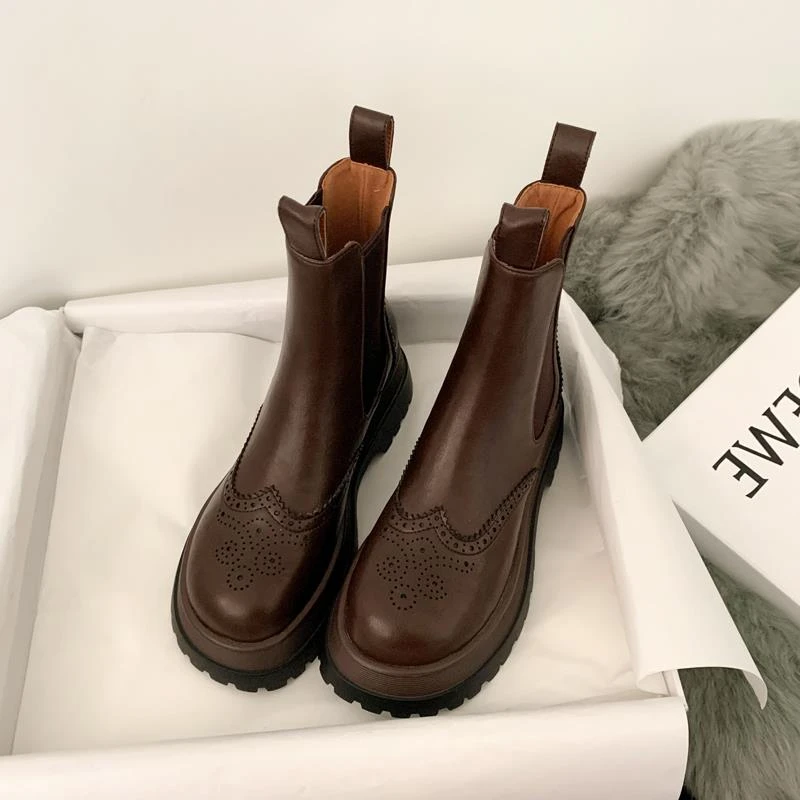 全牛皮圆头棕色雕花短靴女布洛克松糕厚底真皮马丁靴英伦切尔西靴