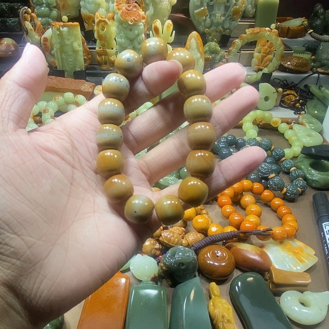 透闪石质玉未镶嵌手串1