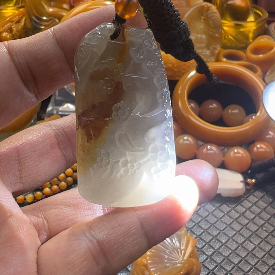 石英质玉未镶嵌颈饰