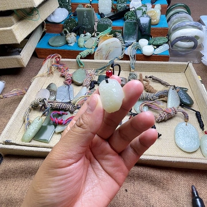 和田玉（糖玉）颈饰未镶嵌日****乐40