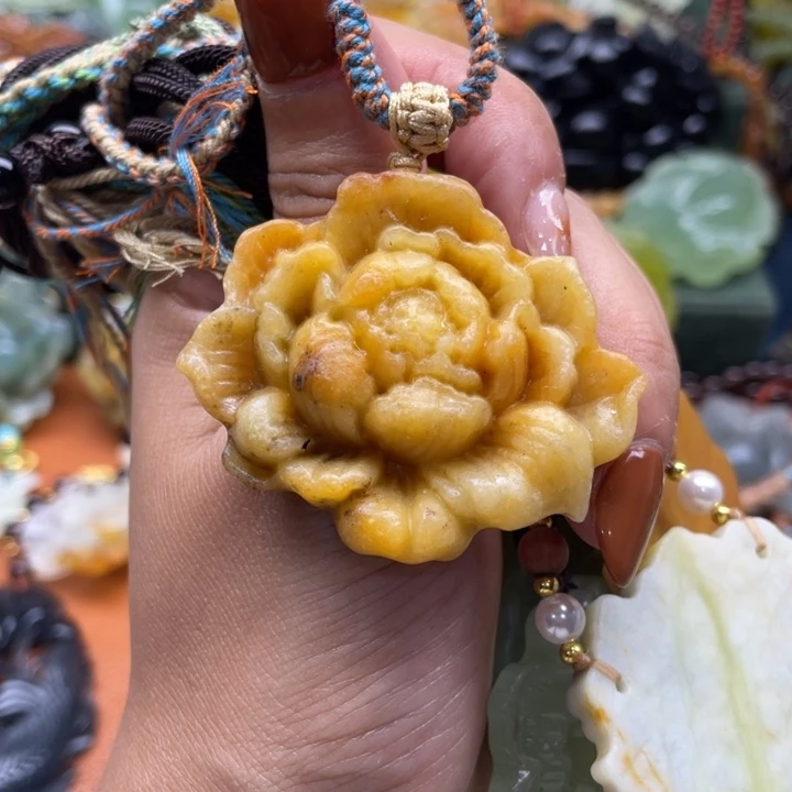未镶嵌蛇纹石玉颈饰