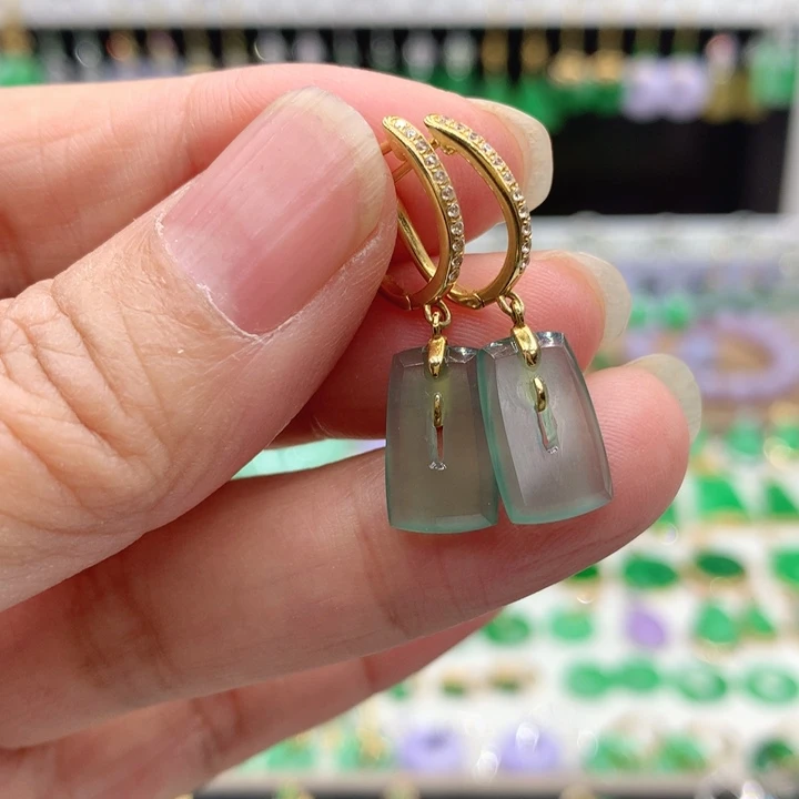 翡翠18K金镶嵌耳饰