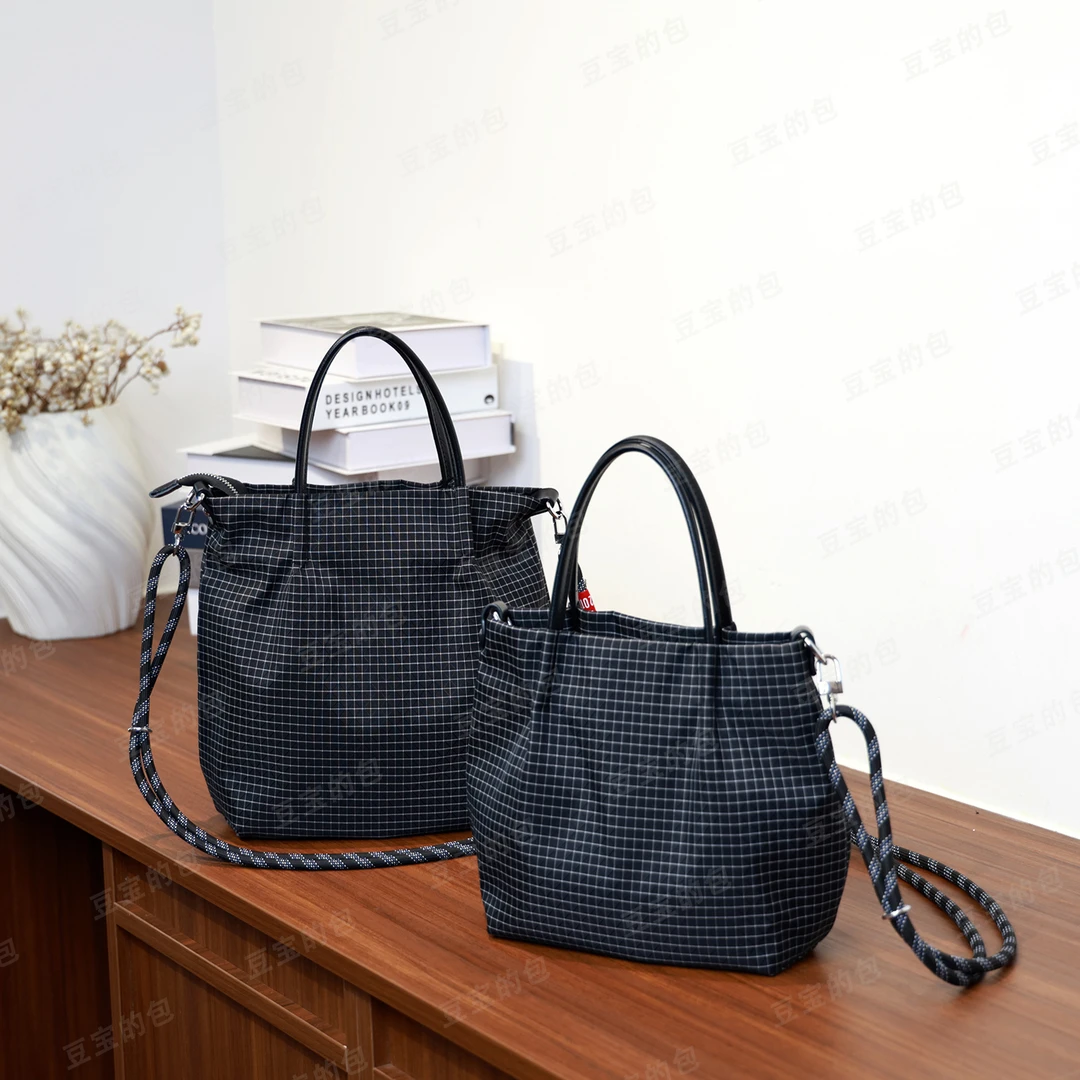 2025新款格子尼龙防水托特包女款休闲手提包户外通勤单肩斜挎包