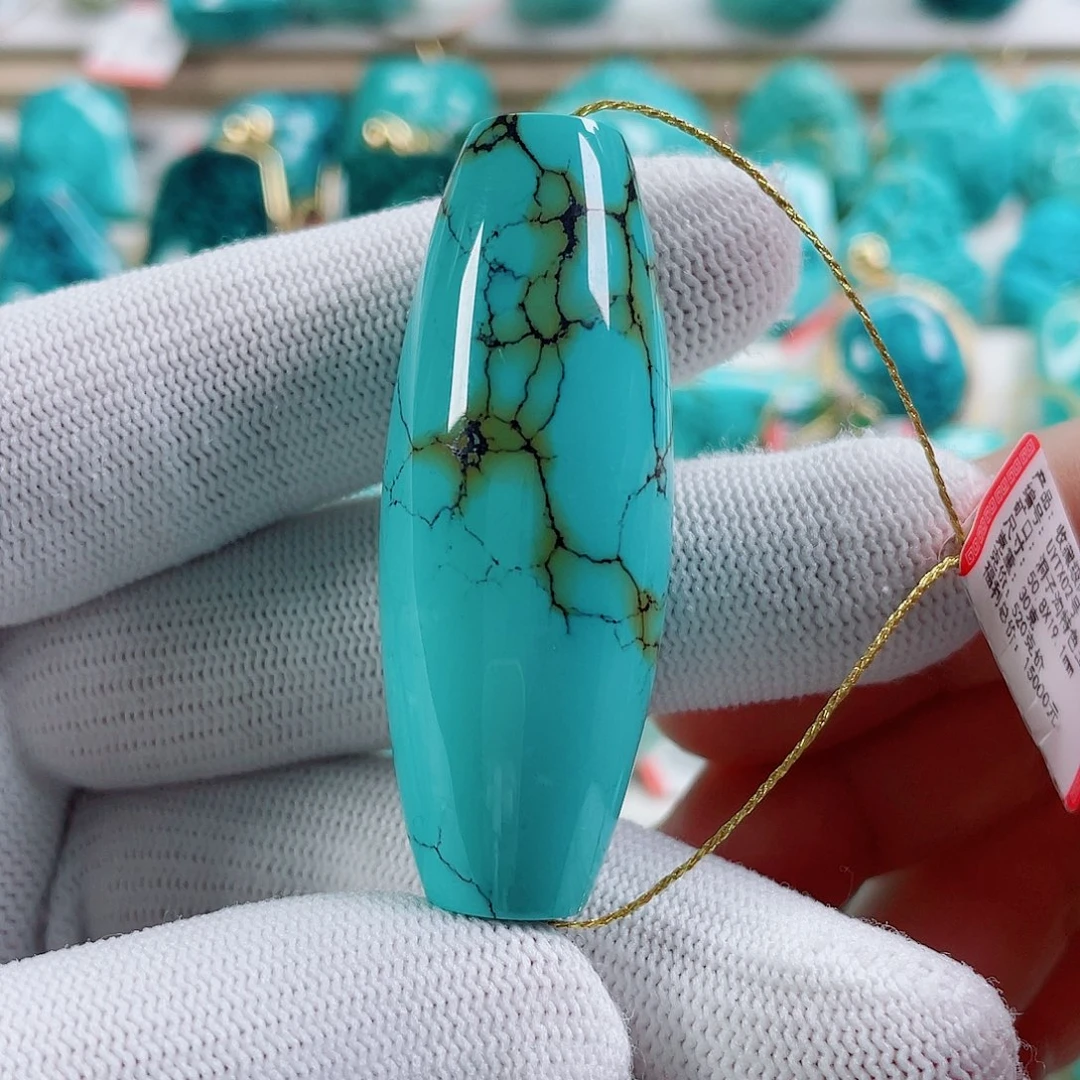 绿松石未镶嵌颈饰