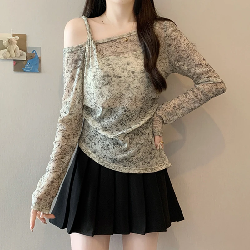 2025秋季新款微胖mm女晕染斜领露肩设计感不规则针织显瘦长袖上衣