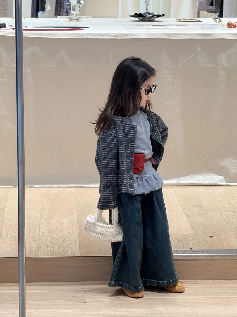 2025秋新款童装韩版女童条纹圆领开衫短款幼儿园外套内搭+牛仔裤