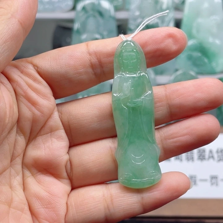 颈饰未镶嵌翡翠与**行站观音