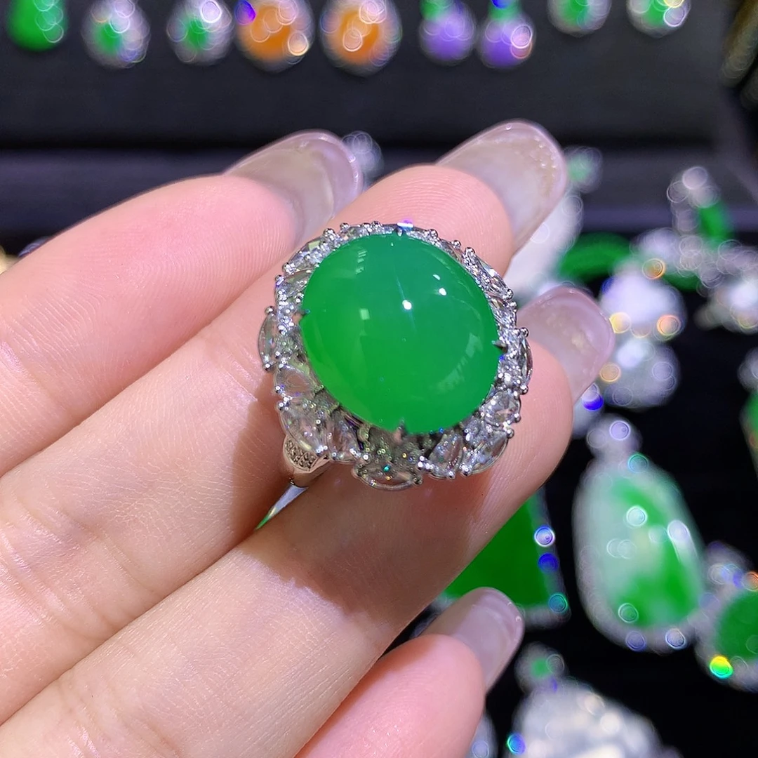 翡翠18K金镶嵌戒指高冰满绿