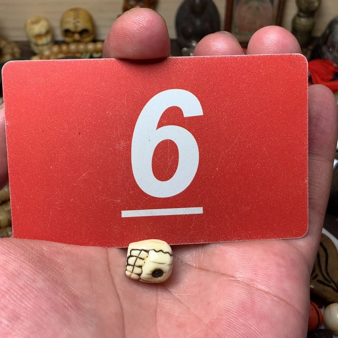 桃核吊坠黑*………………………………