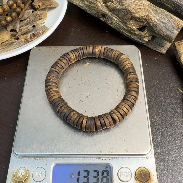 沉香沉香碎屑片片珠13克