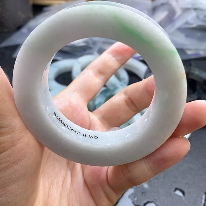 定制翡翠手镯未镶嵌