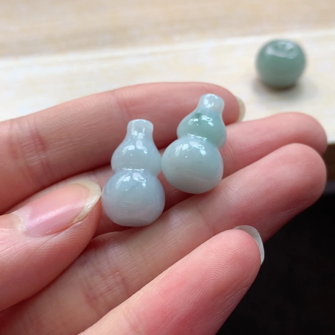 翡翠未镶嵌颈饰吊坠