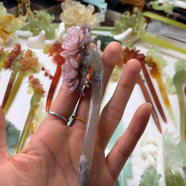 蛇纹石玉发饰未镶嵌君*