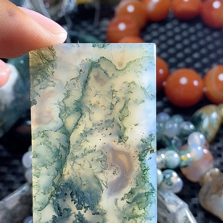 张***生玛瑙/玉髓颈饰未镶嵌