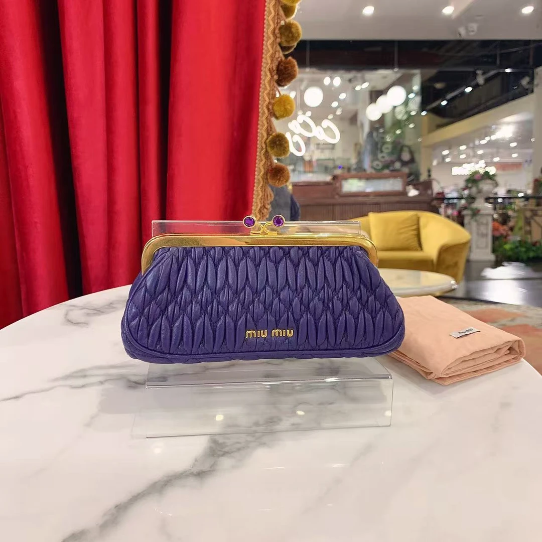 95新 MIU MIU/缪缪 GGS缪缪褶皱手拿晚宴包紫色金扣羊皮51790886