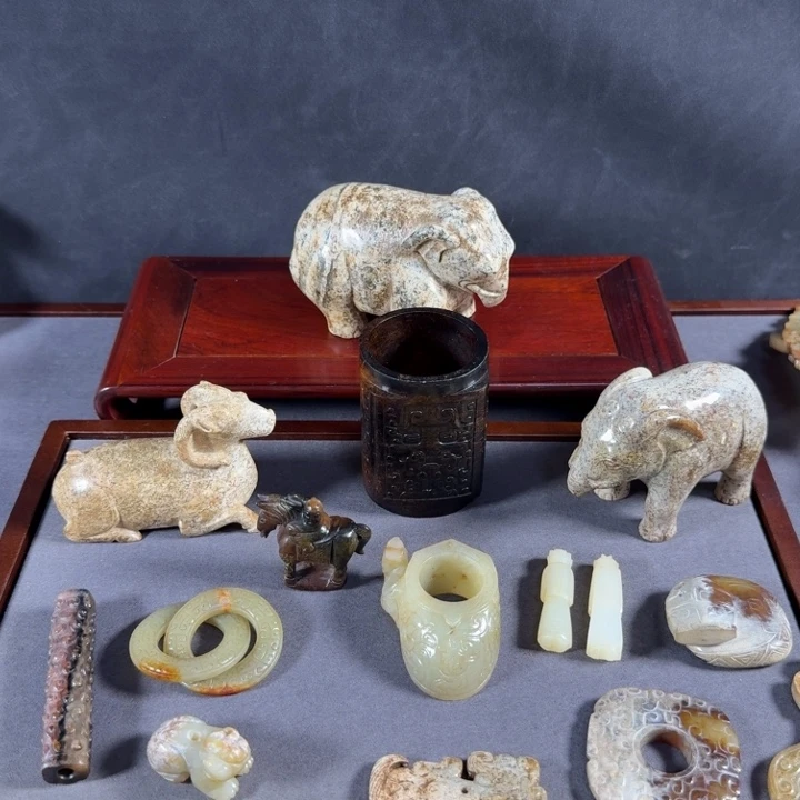 用***6和田玉未镶嵌车挂