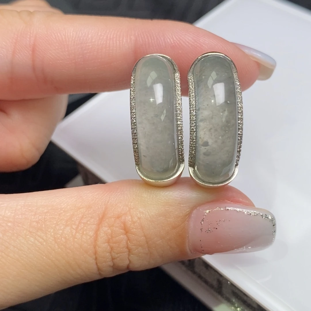 翡翠18K金镶嵌耳饰黑钢圈圈