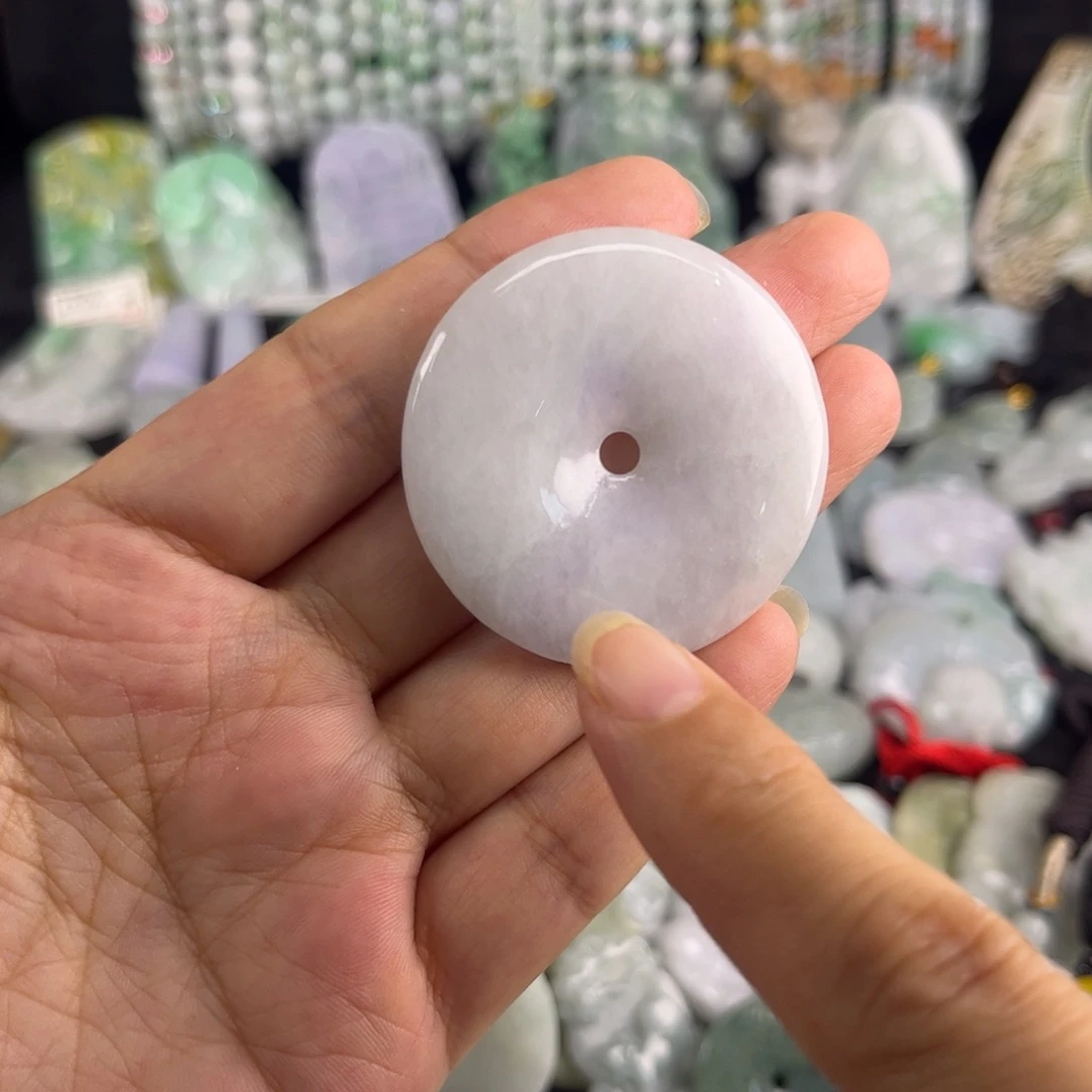 吊坠(不含链)未镶嵌翡翠瑕疵