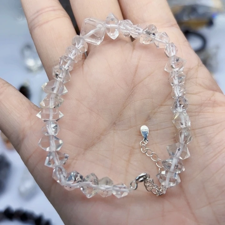 水晶手链未镶嵌闪灵钻手链