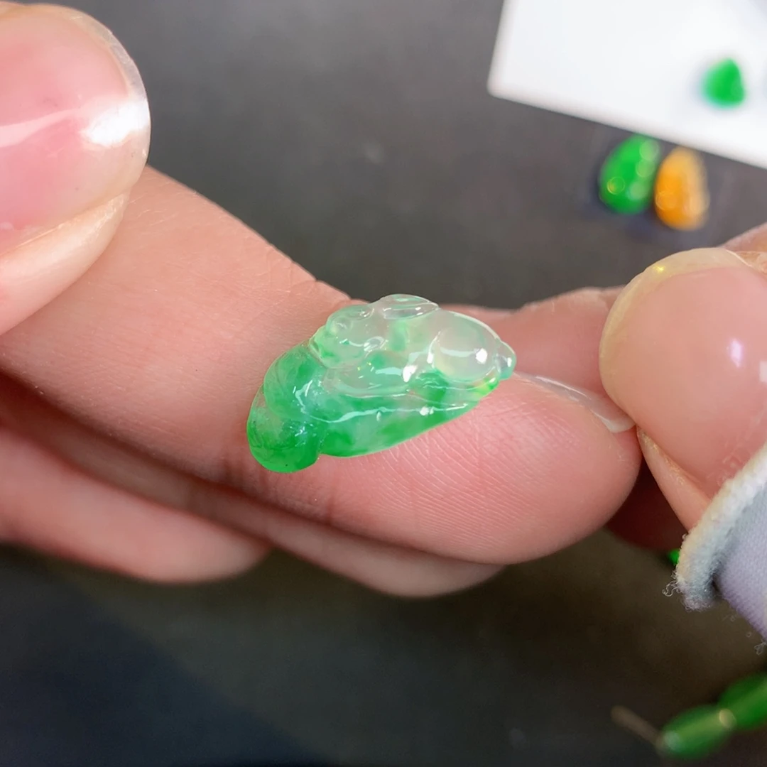 翡翠裸石8.7-16.18-3.7