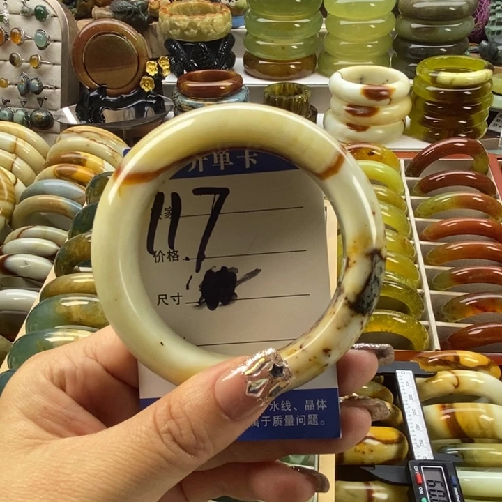 蛇纹石玉未镶嵌手镯60