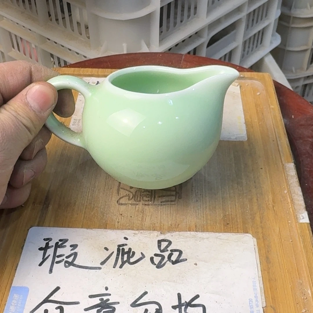 瑕疵介意勿拍陶瓷器皿F164