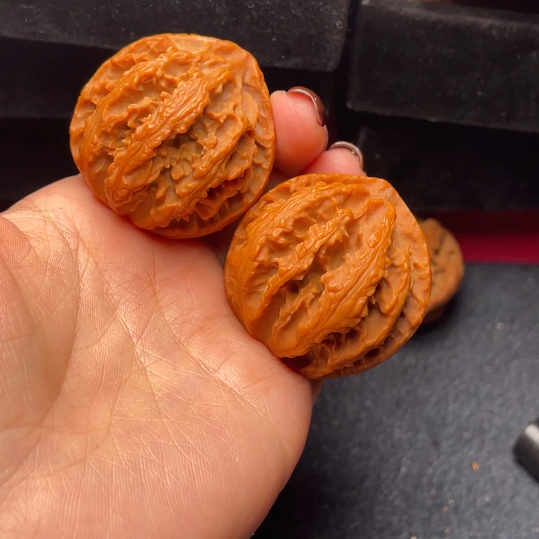 岑***子文玩核桃吊坠秦岭核桃92