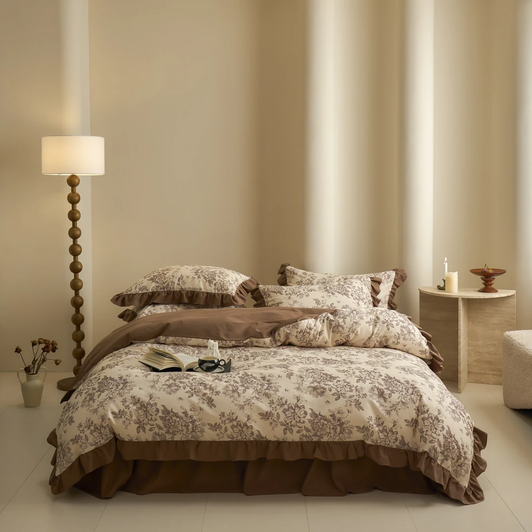 C6093 纯棉数码印花100s磨毛标准四件套洛丽塔-咖（床裙）200*230