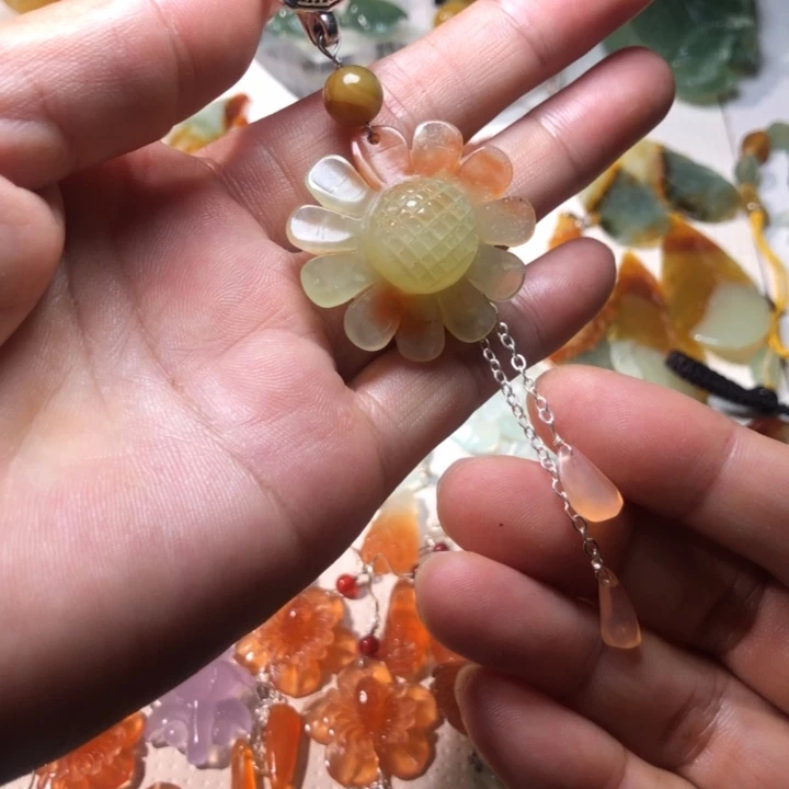 未镶嵌蛇纹石玉耳钉